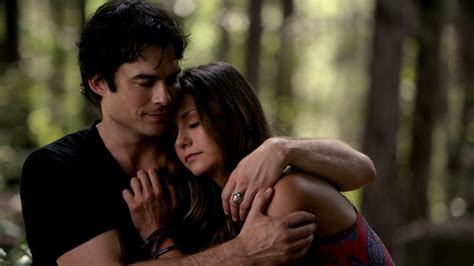 damon and elena first start dating